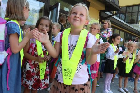 PRVI ŠOLSKI DAN CERKNICA 20 FOTO LJUBO VUKELIČ